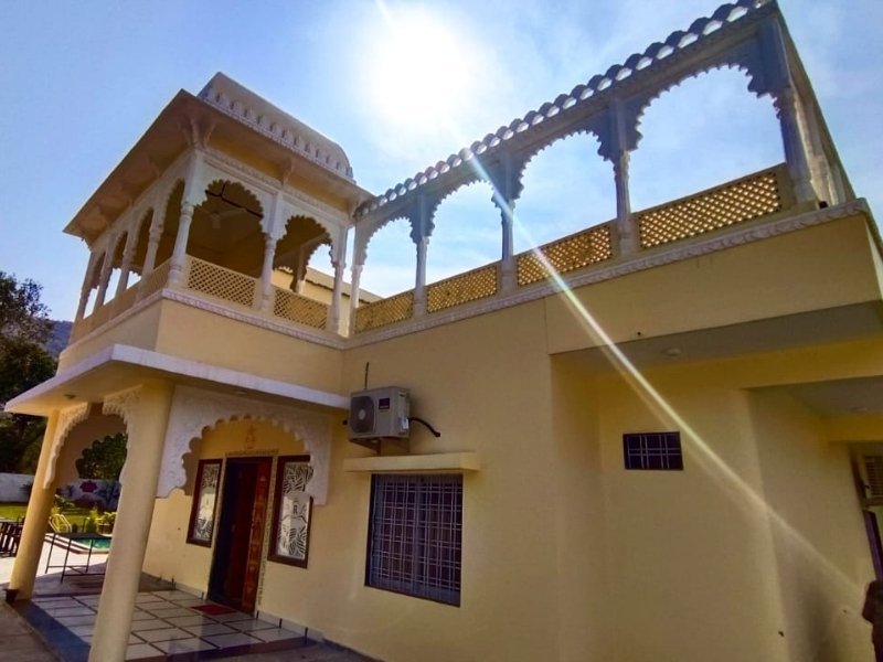 Royal Raj Vilas
